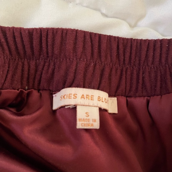 Boutique Skirt - Picture 2 of 3